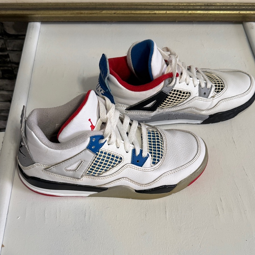 Nike Kids White and Blue Sneakers with Red and Black Accents